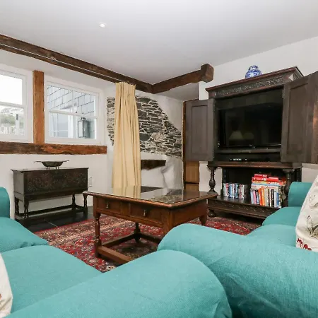 Holiday home Glanville House
